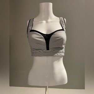Lululemon 34DD TaTa Tamer II Hyper Stripe Angel Wing Sports Bra convertible b&w